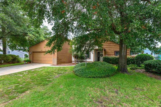 623 Rosemary Ln., North Myrtle Beach, SC 29582