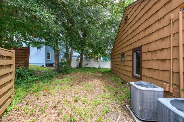 623 Rosemary Ln., North Myrtle Beach, SC 29582
