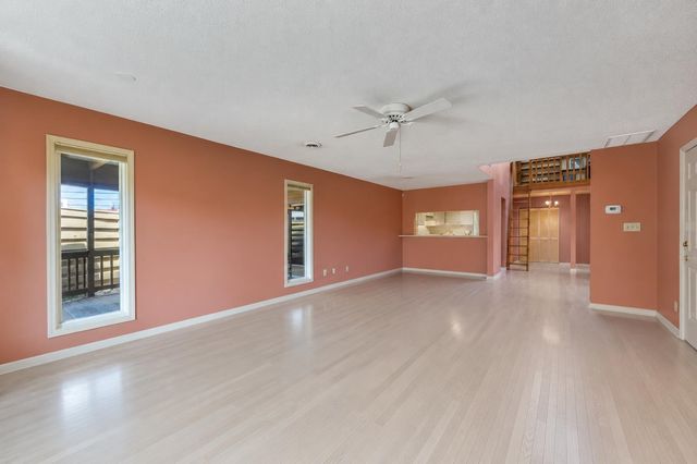 623 Rosemary Ln., North Myrtle Beach, SC 29582