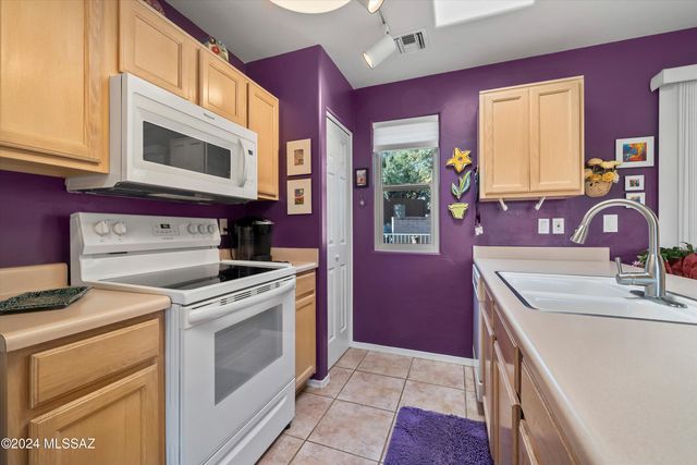 997 W Camino Erranle, Green Valley, AZ 85614