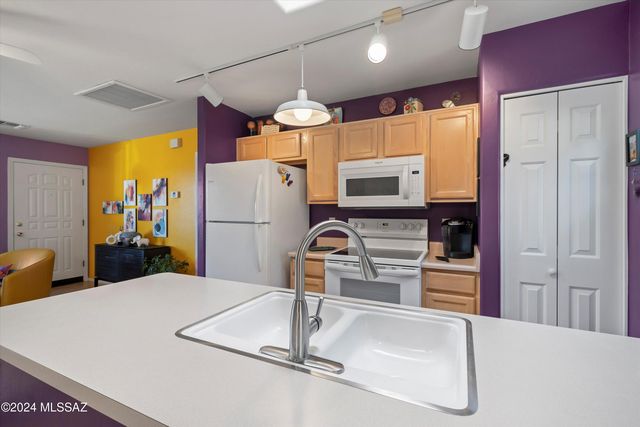 997 W Camino Erranle, Green Valley, AZ 85614