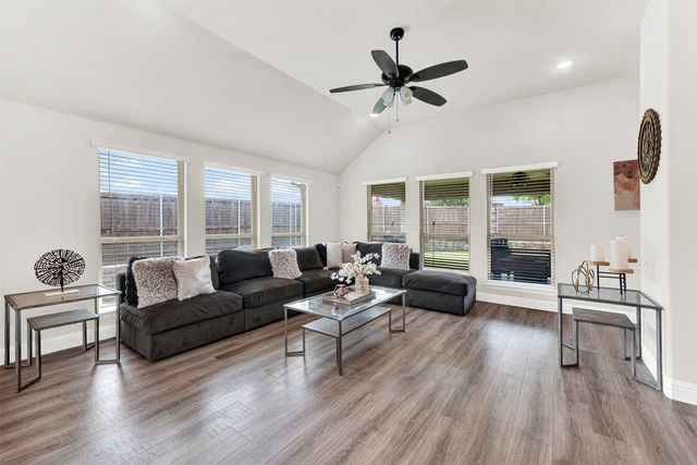1023 Clydeview Road, Forney, TX 75126