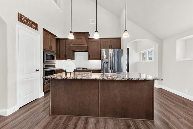 1023 Clydeview Road, Forney, TX 75126