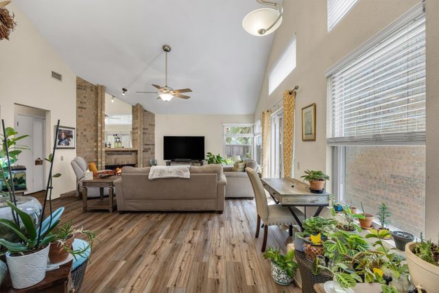 4246 Rosser Square, Dallas, TX 75244