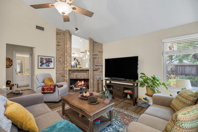 4246 Rosser Square, Dallas, TX 75244