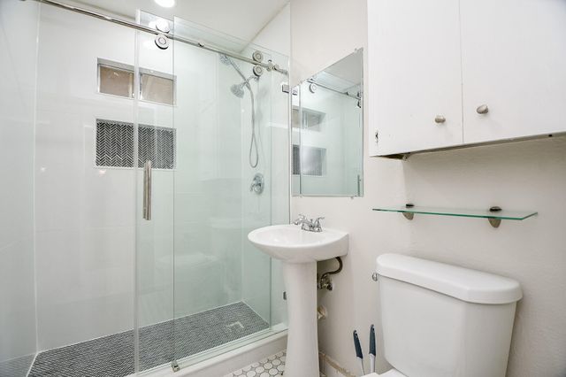 1619 Viking Drive, Houston, TX 77018