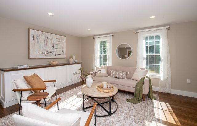 46 Bennett Rd, Rochester, MA 02770