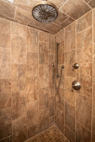 46 Bennett Rd, Rochester, MA 02770