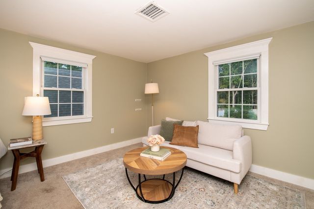 46 Bennett Rd, Rochester, MA 02770