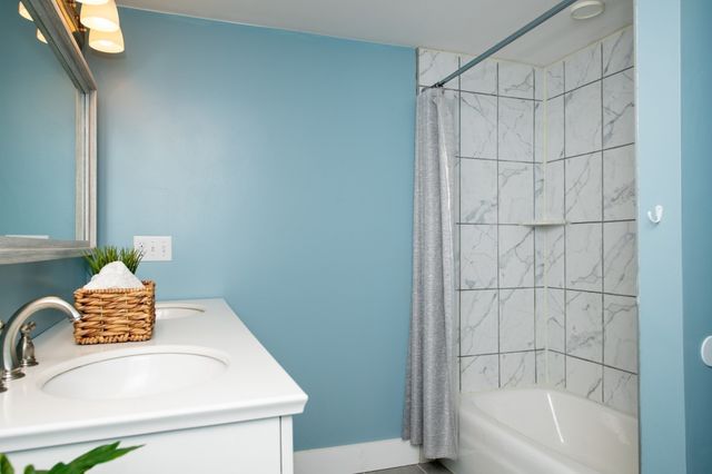 46 Bennett Rd, Rochester, MA 02770