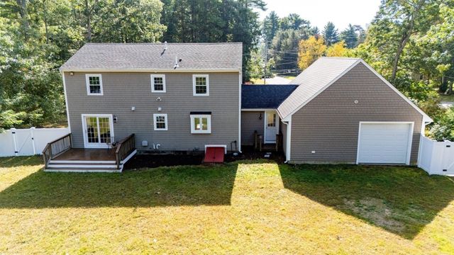 46 Bennett Rd, Rochester, MA 02770