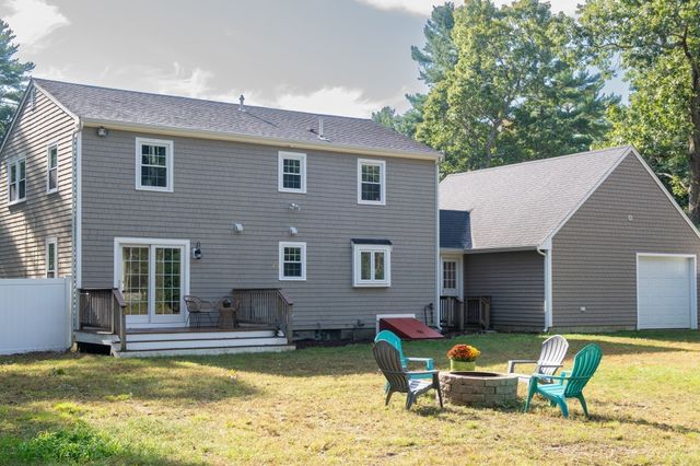 46 Bennett Rd, Rochester, MA 02770