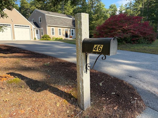 46 Bennett Rd, Rochester, MA 02770