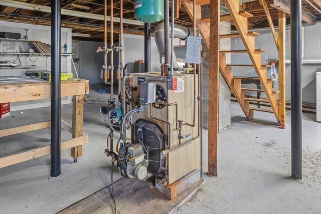 25 Fairview Ave, Dracut, MA 01826