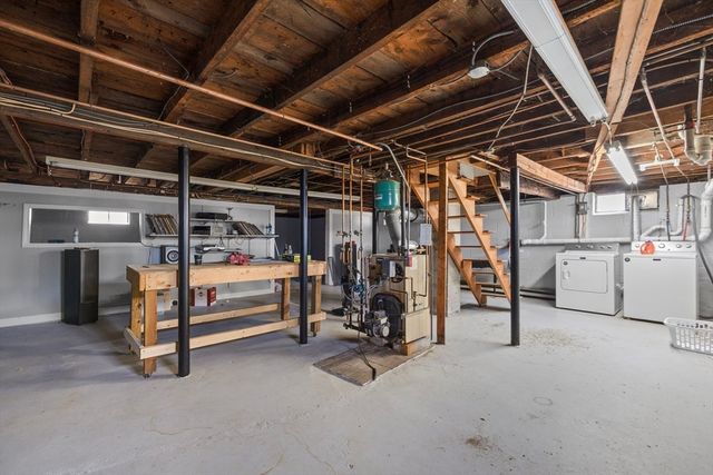 25 Fairview Ave, Dracut, MA 01826