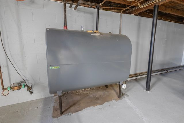 25 Fairview Ave, Dracut, MA 01826