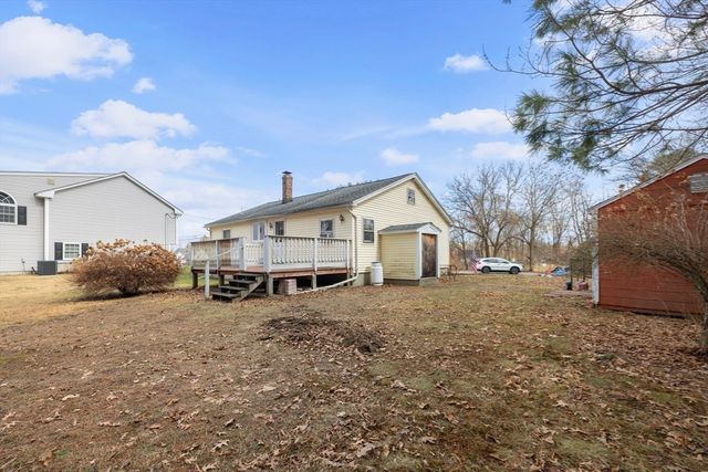25 Fairview Ave, Dracut, MA 01826