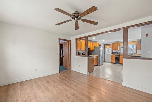 25 Fairview Ave, Dracut, MA 01826