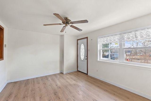 25 Fairview Ave, Dracut, MA 01826