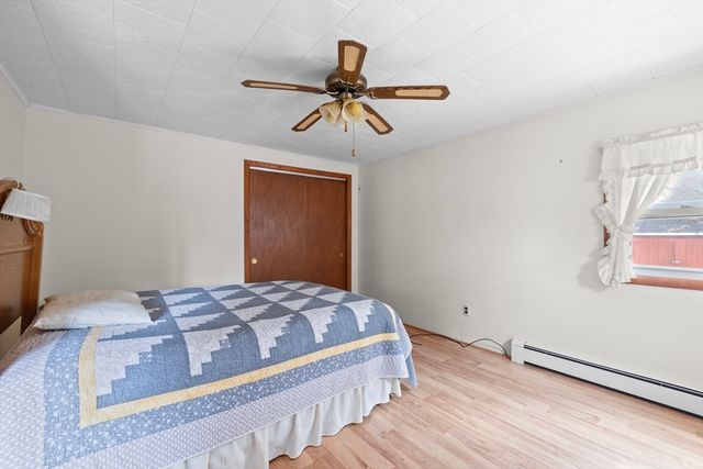 25 Fairview Ave, Dracut, MA 01826