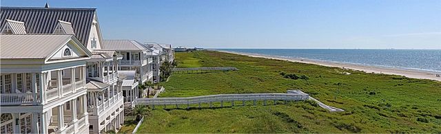 810 Ramsar Road, Galveston, TX 77550