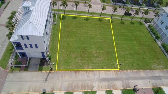 810 Ramsar Road, Galveston, TX 77550