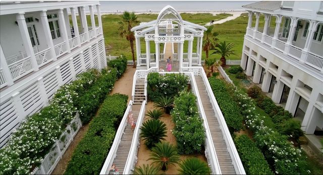 810 Ramsar Road, Galveston, TX 77550