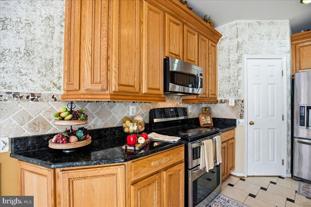 Image 33 of property listing at 3125 SEDGEWICK DR, Waldorf, MD 20603