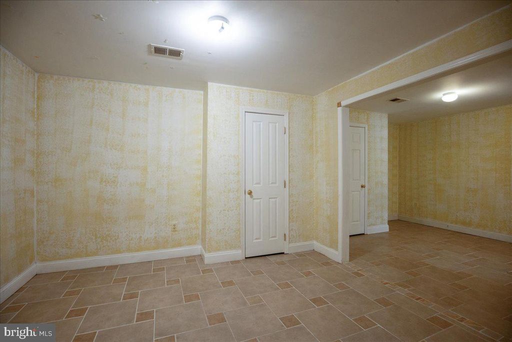 Image 81 of property listing at 3125 SEDGEWICK DR, Waldorf, MD 20603