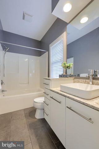 2282 PORTER WAY, Lancaster, PA 17601