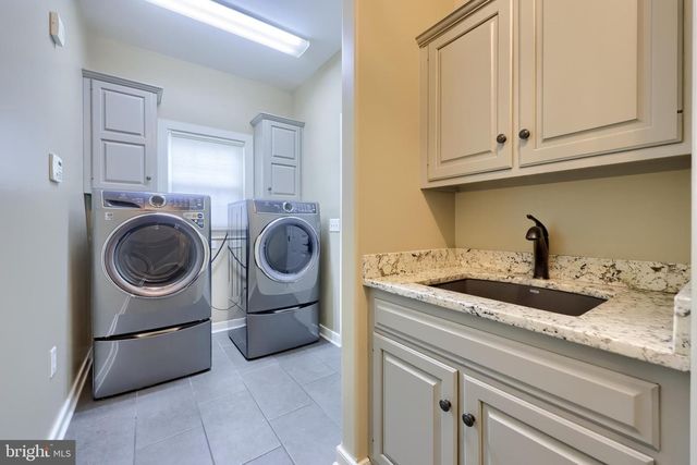 2282 PORTER WAY, Lancaster, PA 17601
