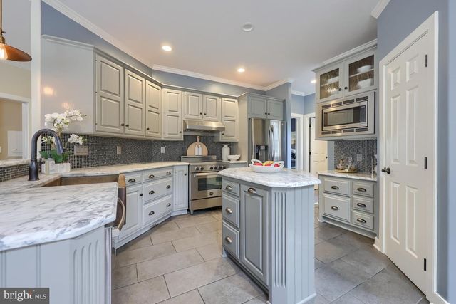 2282 PORTER WAY, Lancaster, PA 17601