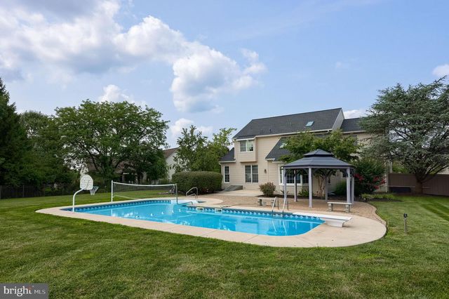 2282 PORTER WAY, Lancaster, PA 17601