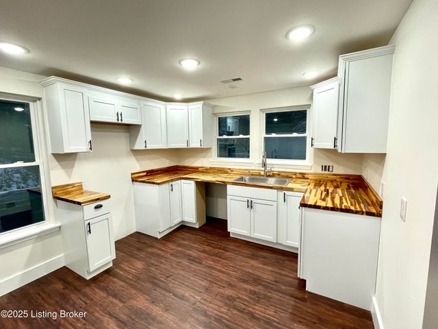 144 Main St, Pleasureville, KY 40057