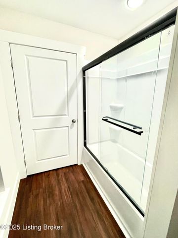 144 Main St, Pleasureville, KY 40057