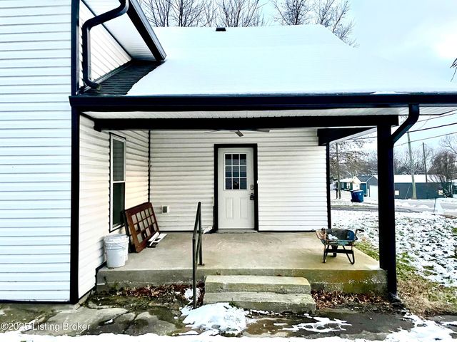 144 Main St, Pleasureville, KY 40057