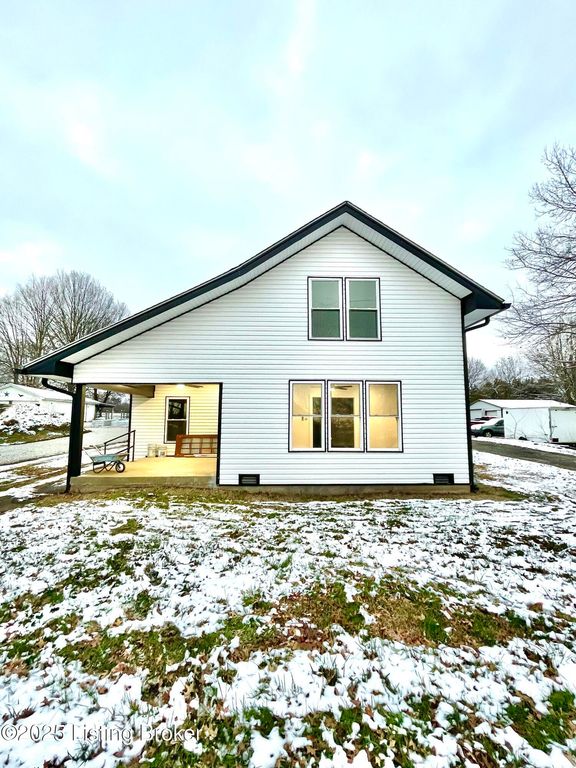 144 Main St, Pleasureville, KY 40057