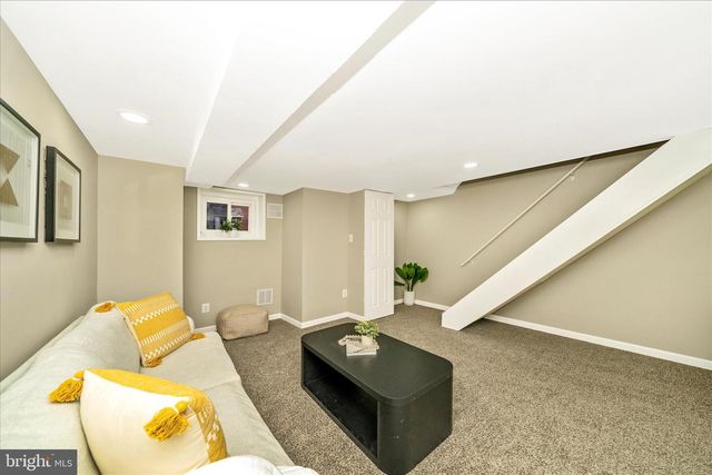 4 N BELLE GROVE RD, Baltimore, MD 21228