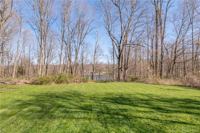 809 Farmers Mills Road, Carmel, NY 10512