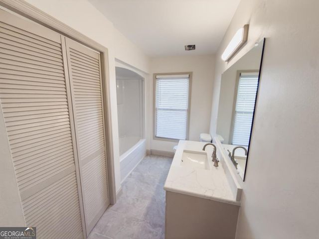 5885 Val Del Road, Hahira, GA 31632