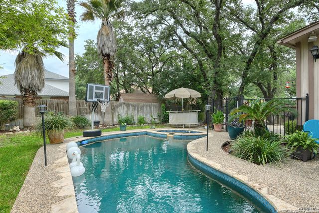 8811 Silent Stream, San Antonio, TX 78250
