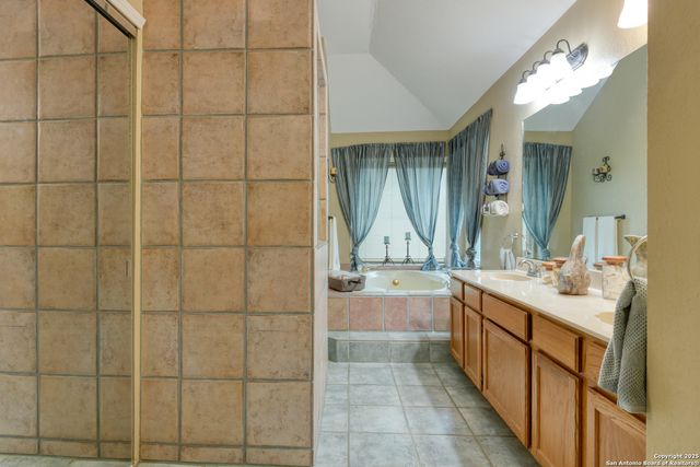 8811 Silent Stream, San Antonio, TX 78250