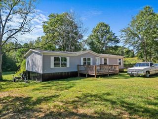 324 Cherokee Falls Road, Blacksburg, SC 29702