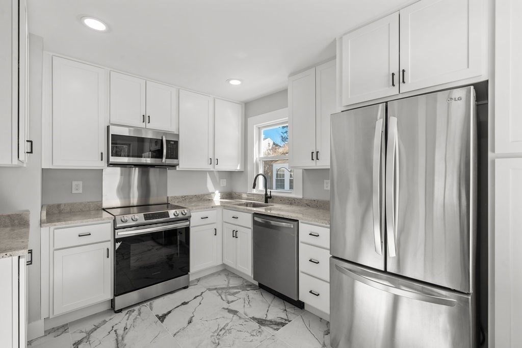 61 Lawrence St, Bellingham, MA 02019