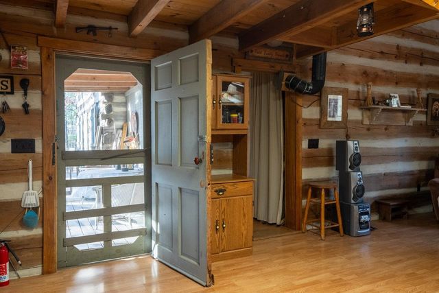 800 COVE MOUNTAIN RD, Mathias, WV 26812