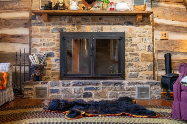 800 COVE MOUNTAIN RD, Mathias, WV 26812