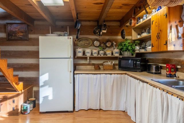 800 COVE MOUNTAIN RD, Mathias, WV 26812