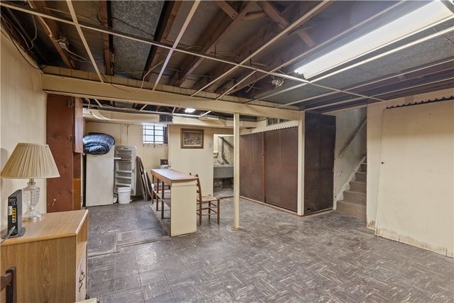 1213 Robinia Dr, Penn Hills, PA 15221