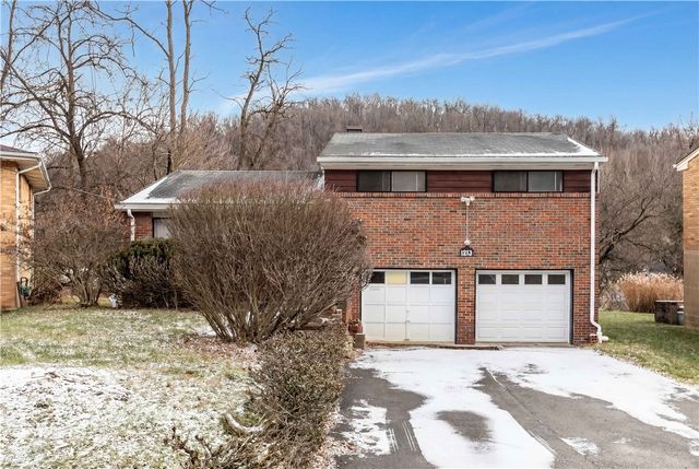 1213 Robinia Dr, Penn Hills, PA 15221