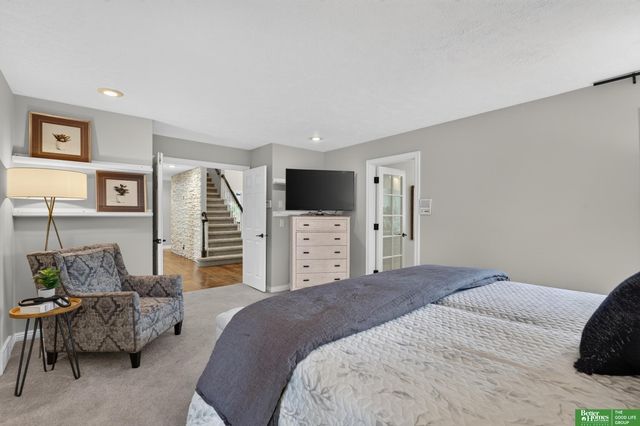14221 Seward Street, Omaha, NE 68154